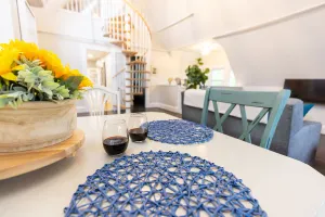 Image of Jennifer’s Cozy Loft Walk to Brown Private Parking