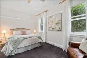 Image of Centennial Cottage 2 Botanica - walk to town