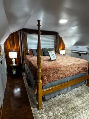 Image of Meadowview Guest House -Couple's Hot Tub Getaway