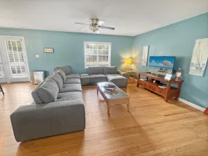 Image of Enchanted Blues ~ Near UNCW, 2 Miles to Beach, Bikes