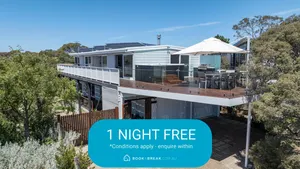 Image of Style In Sorrento - Bay Views, Spa, Snooker, Beach