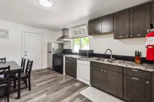 Image of Charming Renovated 2Bedroom 1Bath HalfPlex