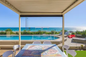 Image of Glenelg Beach House With Private Beachfront Pool