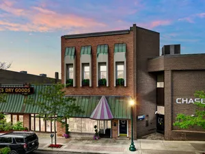 Image of Downtown Apartment! Large, Cozy, Family friendly private oasis in city center!