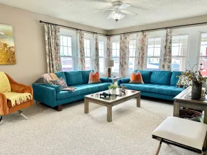 Image of The Nest - next to bakery and downtown