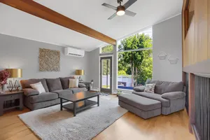 Image of Entire House- 4 Bedroom 2.5 bath - Walk to Events