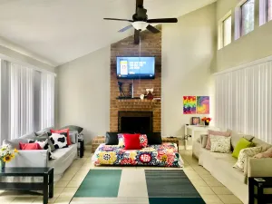 Image of Entire Bungalow-NO Stairs:2BRM-5bed+2 privy Patios