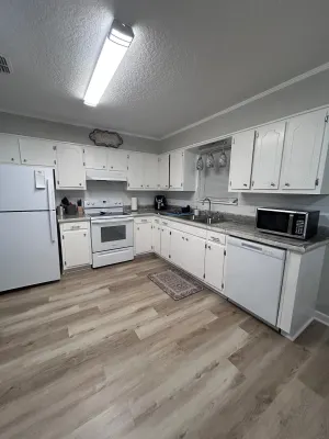 Image of 609-   Beautiful Duplex Minutes from the Hospital!