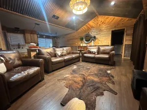 Image of Newly remodeled rustic 3 BR fully furnished home