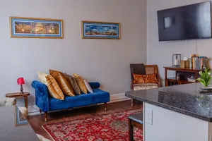 Image of Central ~ Stylish ~ 3 BR Suite