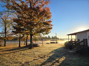 Image of Cute Shawnee Twin Lakes home sleeps 10&has it all!