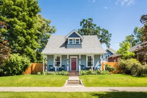 Image of The Rustic Rose - 4 Bedroom House w\/ HOT TUB near Downtown