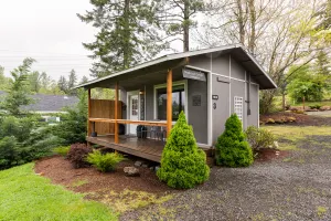 Image of Maple Leaf Cottage with Scenic Views at Maple Way Cabins