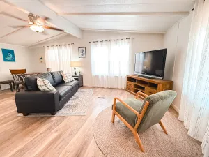 Image of *New Listing* in Thatcher