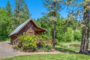 Image of Lovely Private Cabin close to city and wineries