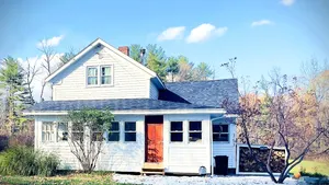Image of The Farmhouse - Hot tub eclectic farmhouse 3 br