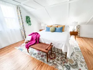 Image of Maple Ridge Retreats - Apt B