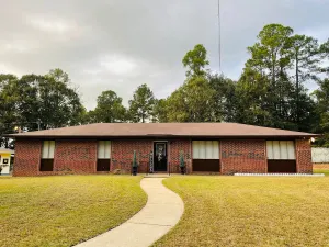 Image of Cali's Corner