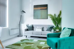 Image of Modern 2 bedroom flat - 15 minutes to Liverpool