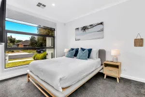 Image of The Art of Zen - Modern Comfort between Beach and CBD