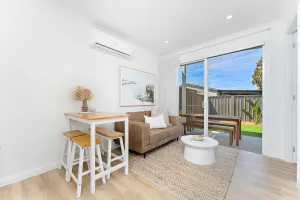 Image of Coastal retreat near shops & beach