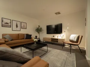 Image of Little Manhattan - Dubbo