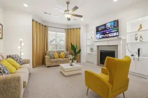 Image of Shop & Store Oasis, 13min from Airport, Prime Spot