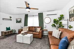 Image of The Sly Fox-Lake/Drink/Dine/Shop & Dog-Friendly!