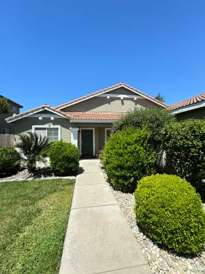 Image of Cozy 4 Bedroom Family Getaway