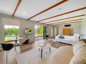 Image of Petra at Cael's Gate