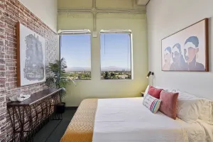 Image of Cityview Haven | Modern 1BD with Panoramic Vistas