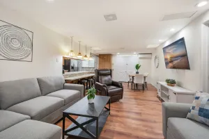 Image of Newly Renovated Home Spacious Close 2 Hospital