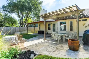 Image of Cozy 3BR Retreat with Outdoor Dining & BBQ Grill