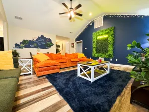Image of Artsy KY Themed Richmond Gem Sleeps 8 Near All