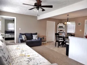 Image of Backwoods Guesthouse Near VIR