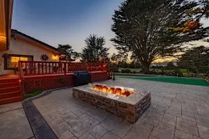 Image of 4300 sq ft Bay Escape, Near Beach, Golf and Trails