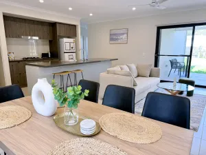 Image of Theme Park Retreat Coomera 5 Beds Villa