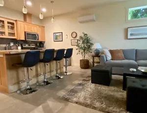 Image of Contemporary and comfortable