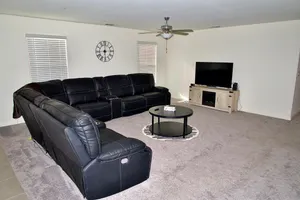 Image of 4-Bedroom Home in Merced - Gateway to Yosemite