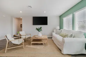 Image of Spacious 3BR Home with Lake Access & Mountain Views