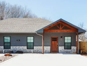 Image of New 2 BR, 2B, 231 11th. NE unit2