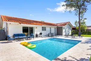 Image of 6BR 3BA Heated Pool Miami Vacation