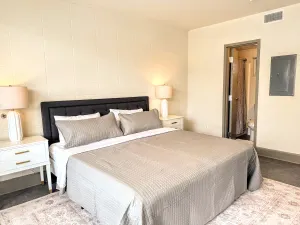 Image of King Bed - Walk Downtown Dothan