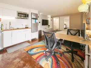 Image of Minimalist Studio for non-smokers