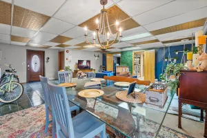 Image of Unique Design | Walk Downtown/River | .5 mile SEMO