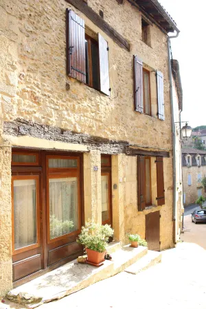 Image of Heart of medieval beau village Belves- townhouse with terrace and garden.