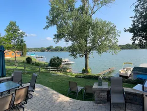 Image of Lakefront Retreat Sleeps 12, Hot Tub, Boats, 1Gig Fibre, Pets, Wilmot Ski