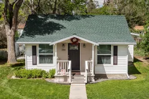 Image of Lovely Wyoming Dreaminn' In-town Home