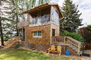 Image of Roadside Treehouse