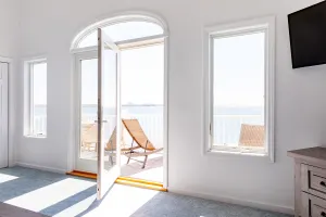 Image of PRIVATE BEACH: BEACHFRONTS & BALCONIES @ NIANTIC W\/ 6 QUEENS